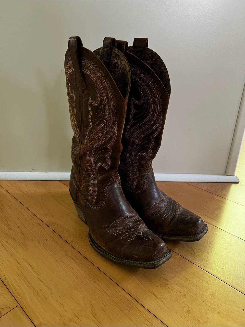 Ariat Lively Western Boots – Women’s Size 8.5B – Sassy Brown – $115
